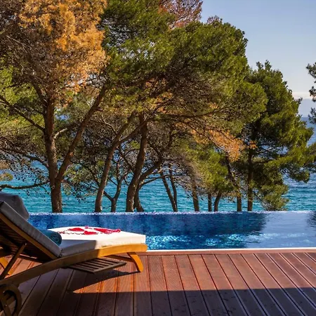 Delightful Hera 5 Bedrooms Breathtaking Views Of The Adriatic Sea Private Cinema Outdoor Heated Infinity Pool Mali Losinj
